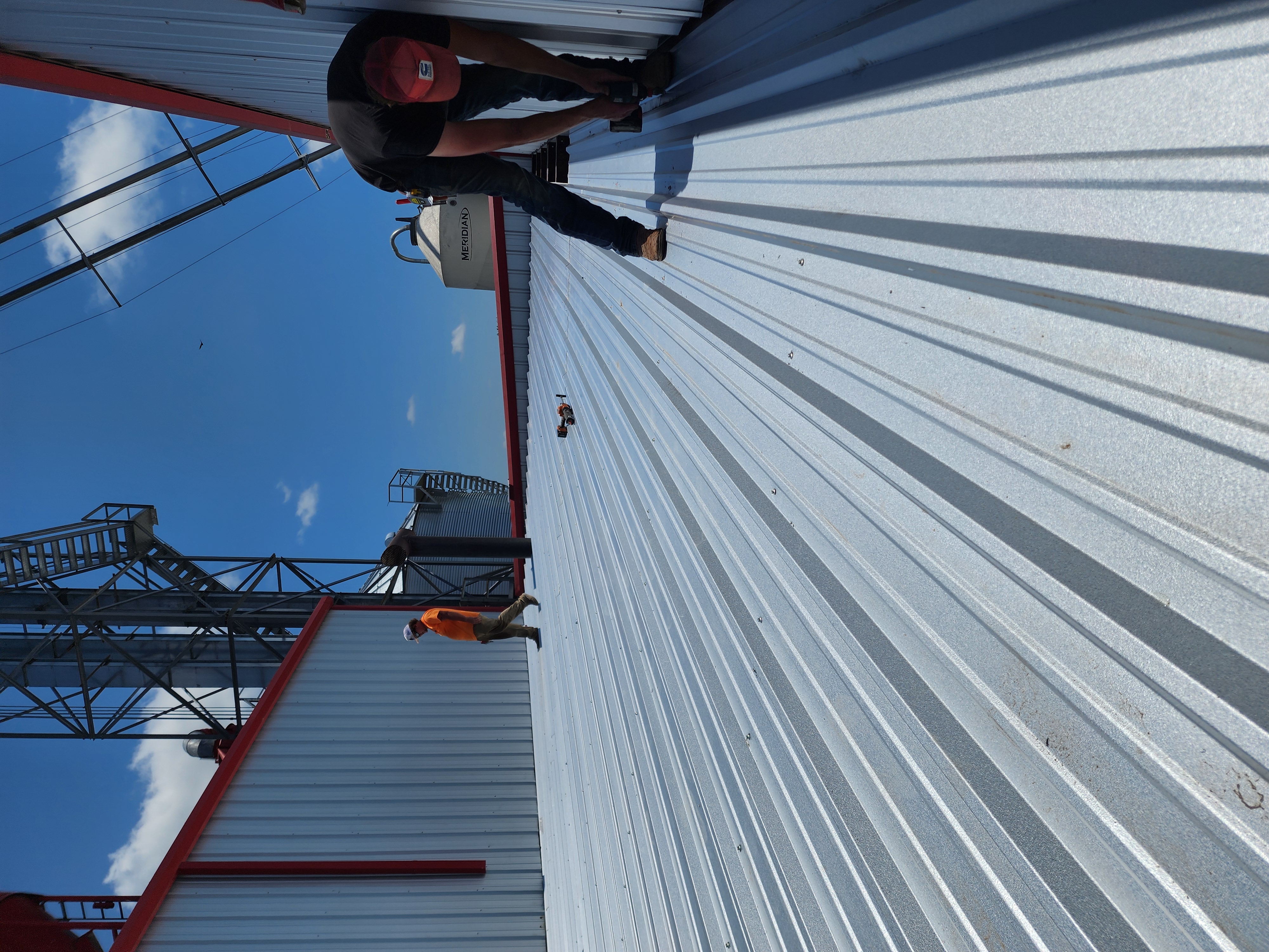 Robinson Welding team at work on a steel building